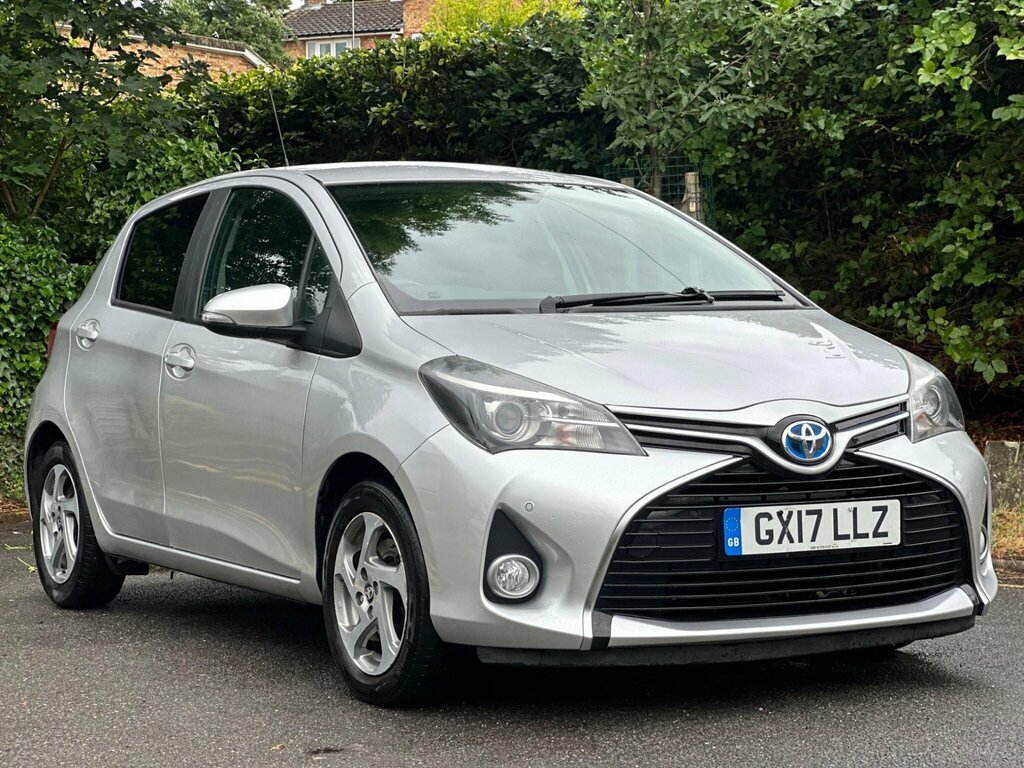 Toyota Yaris 1.5 Vvt-h Icon E-cvt Euro 6 Ss GX17LLZ Silver #4