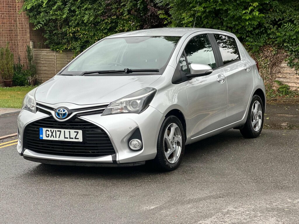 Toyota Yaris 1.5 Vvt-h Icon E-cvt Euro 6 Ss GX17LLZ Silver #6