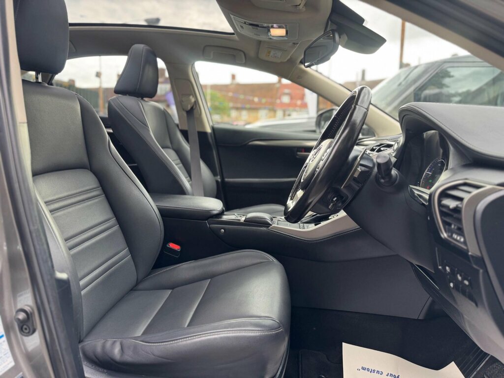 Lexus NX Estate 300H Black #12