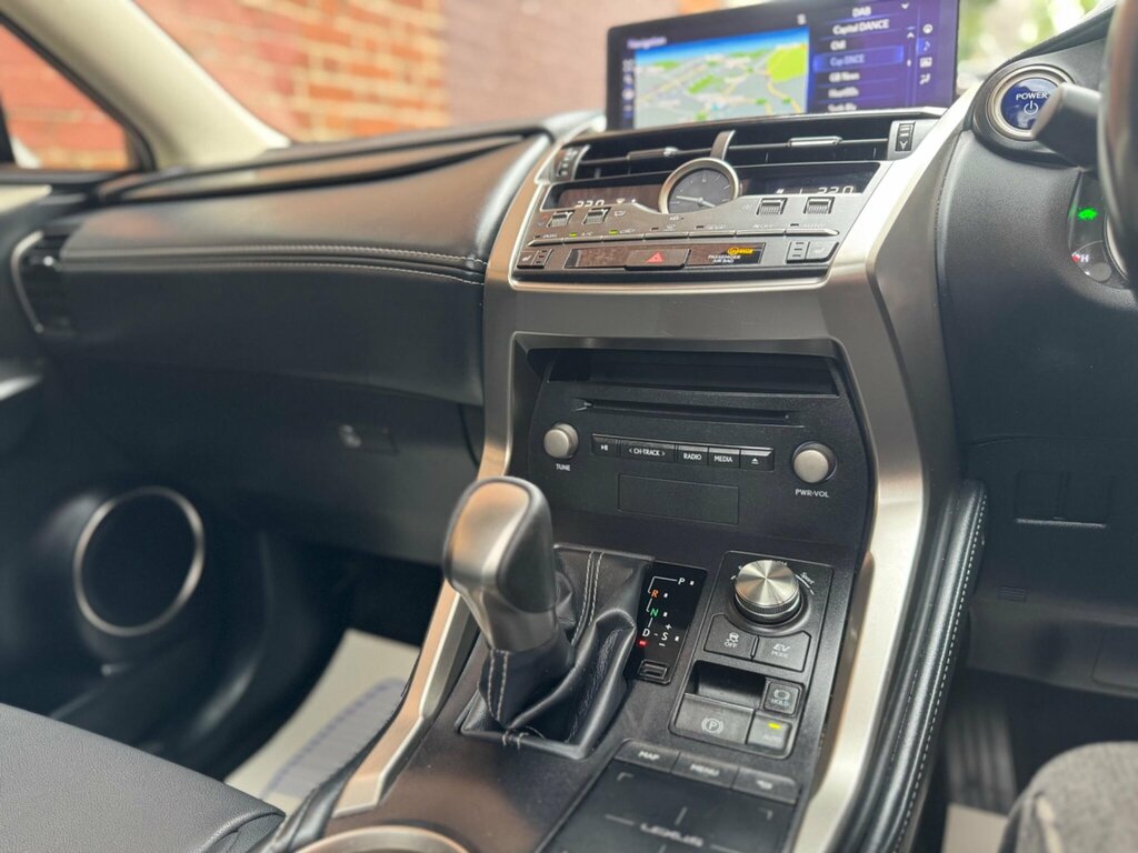 Lexus NX Estate 300H Black #20
