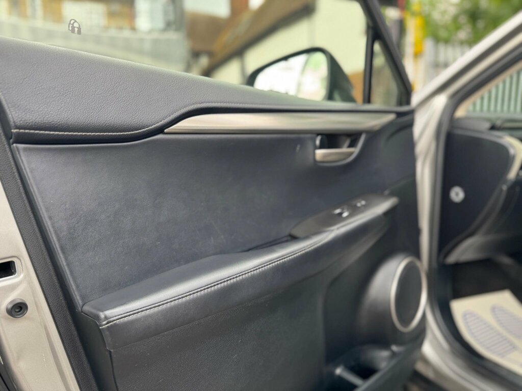 Lexus NX Estate 300H Black #33