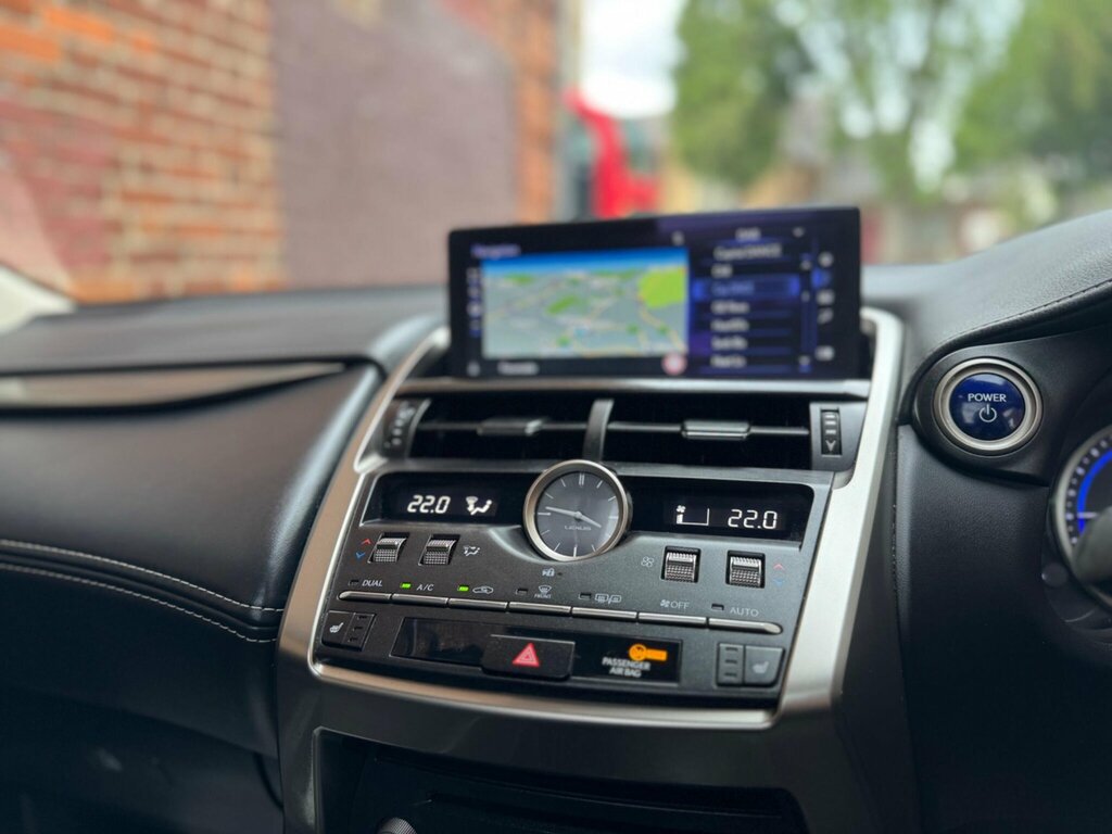 Lexus NX Estate 300H Black #45