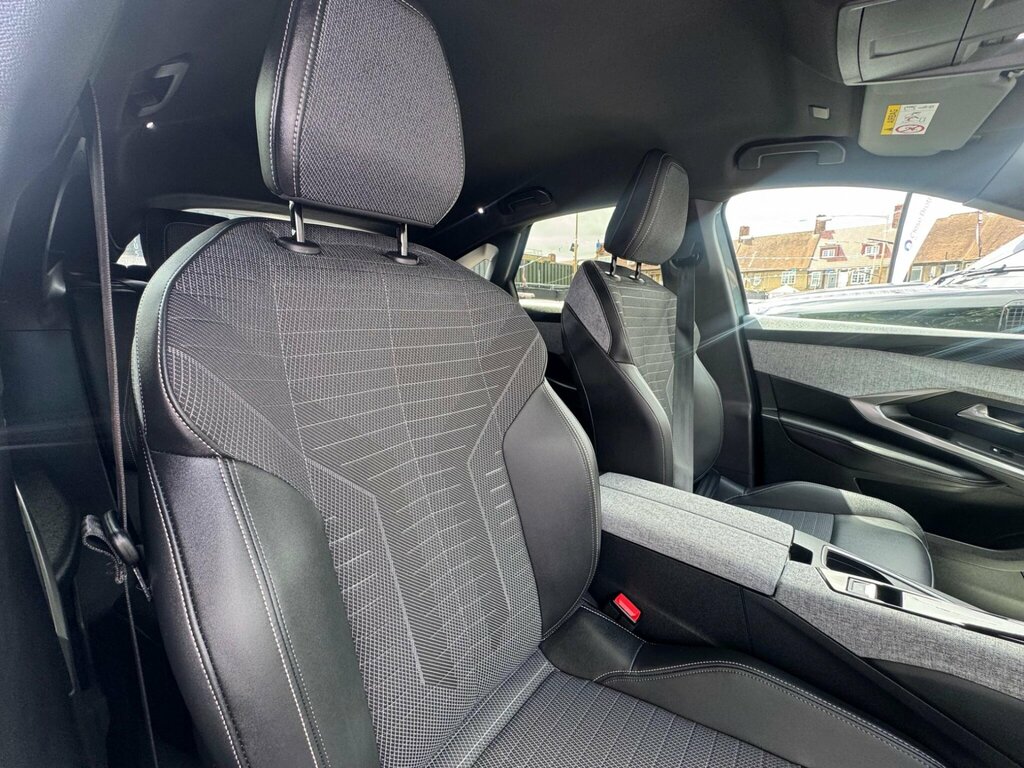 Peugeot 3008 Active Black #10