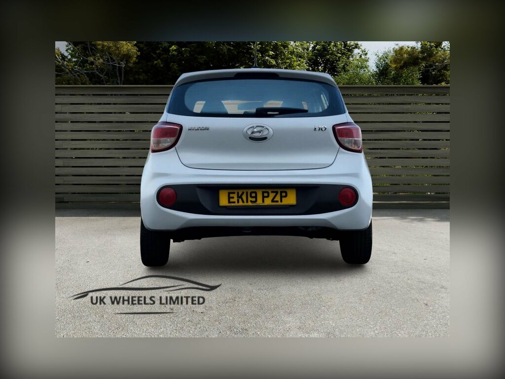 Hyundai I10 1.2 Se Euro 6 EK19PZP White #3