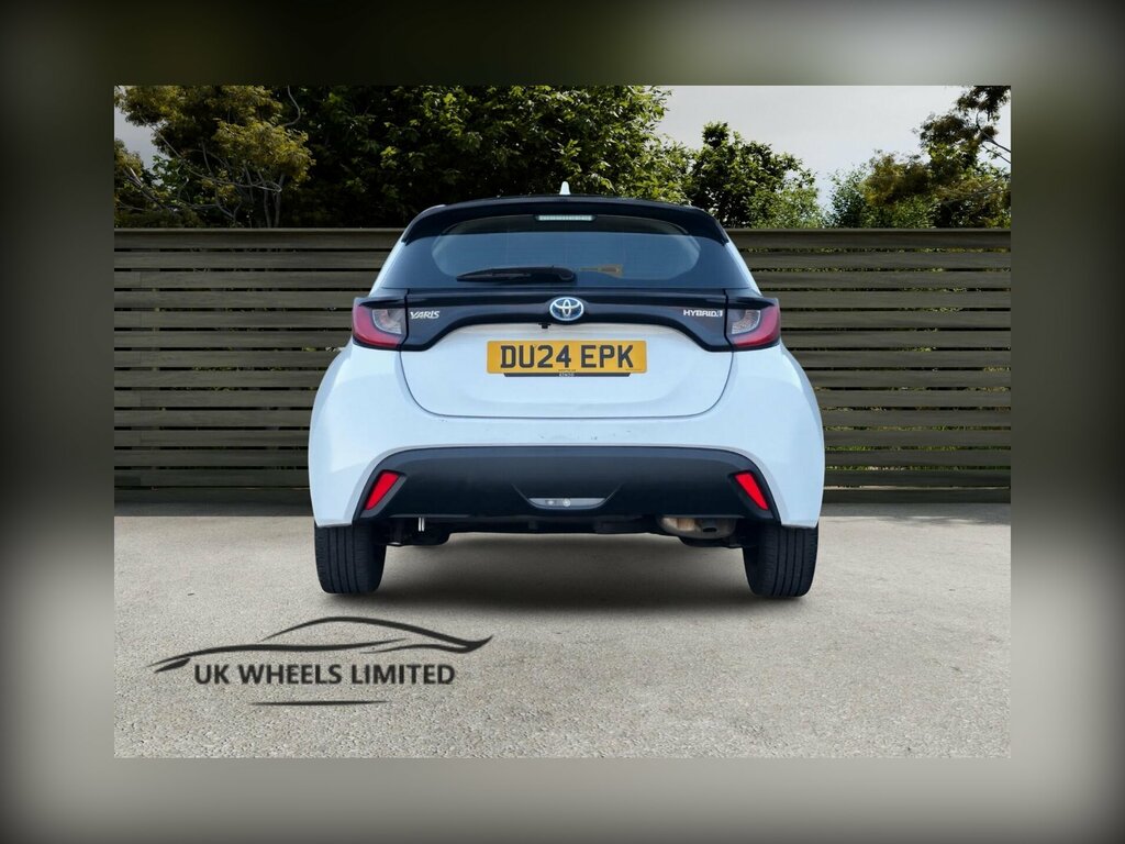 Toyota Yaris 1.5 Vvt-h Icon E-cvt Euro 6 Ss DU24EPK White #3