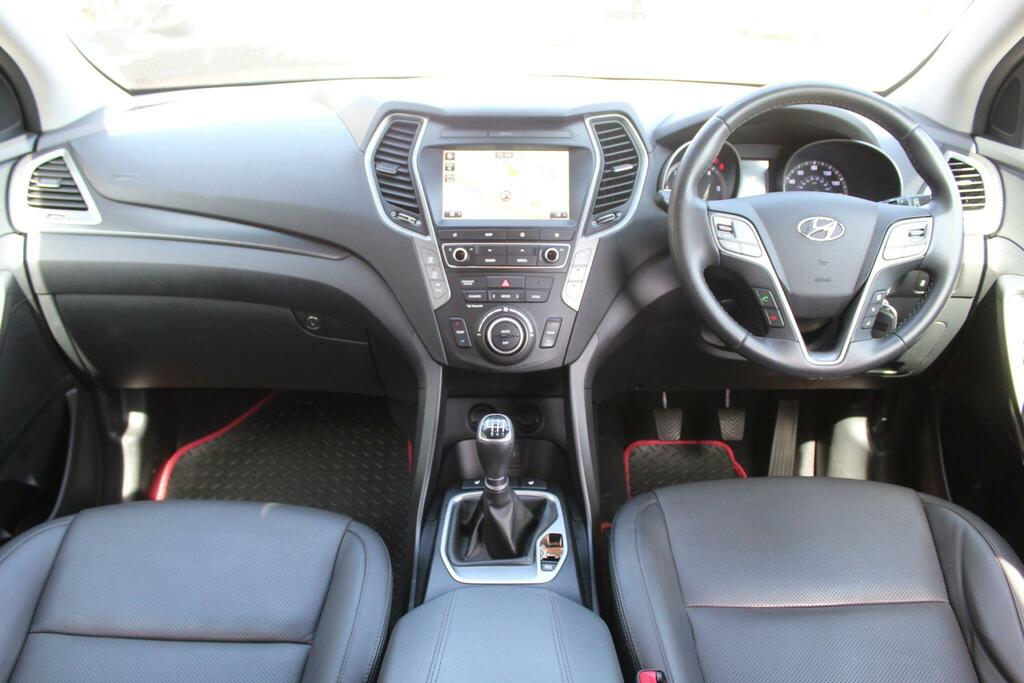 Hyundai Santa Fe Suv ET18VHJ Red #3