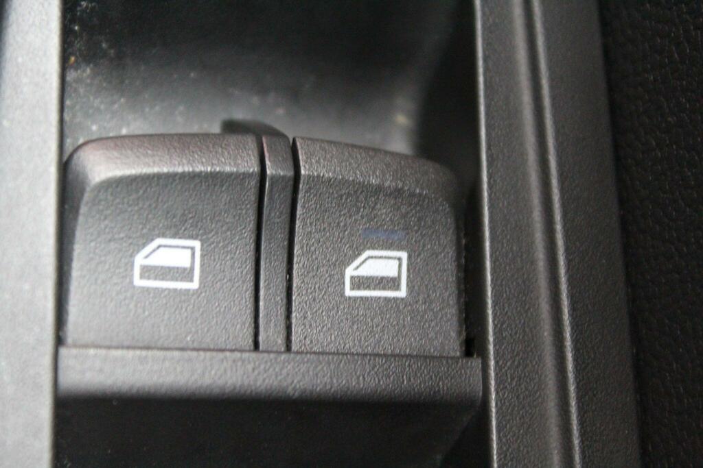 MG MG3 Exclusive Nav Vti-tech Black #33