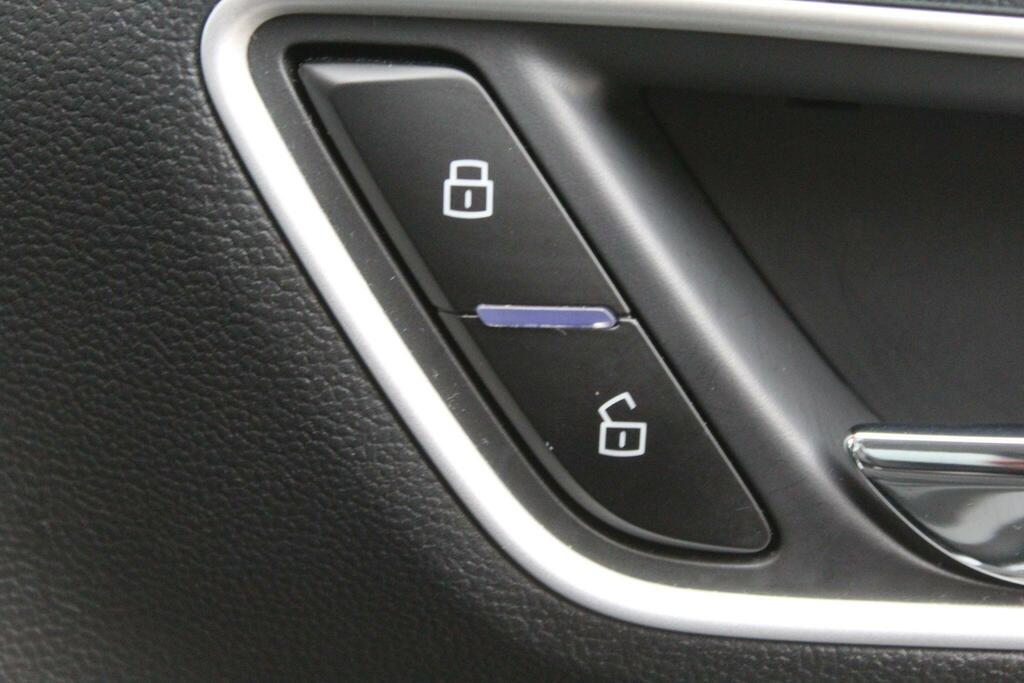 MG MG3 Exclusive Nav Vti-tech Black #34