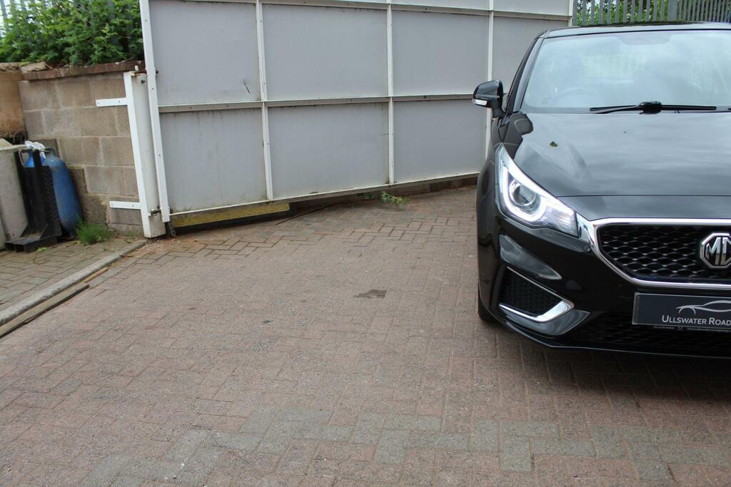 MG MG3 Exclusive Nav Vti-tech Black #40