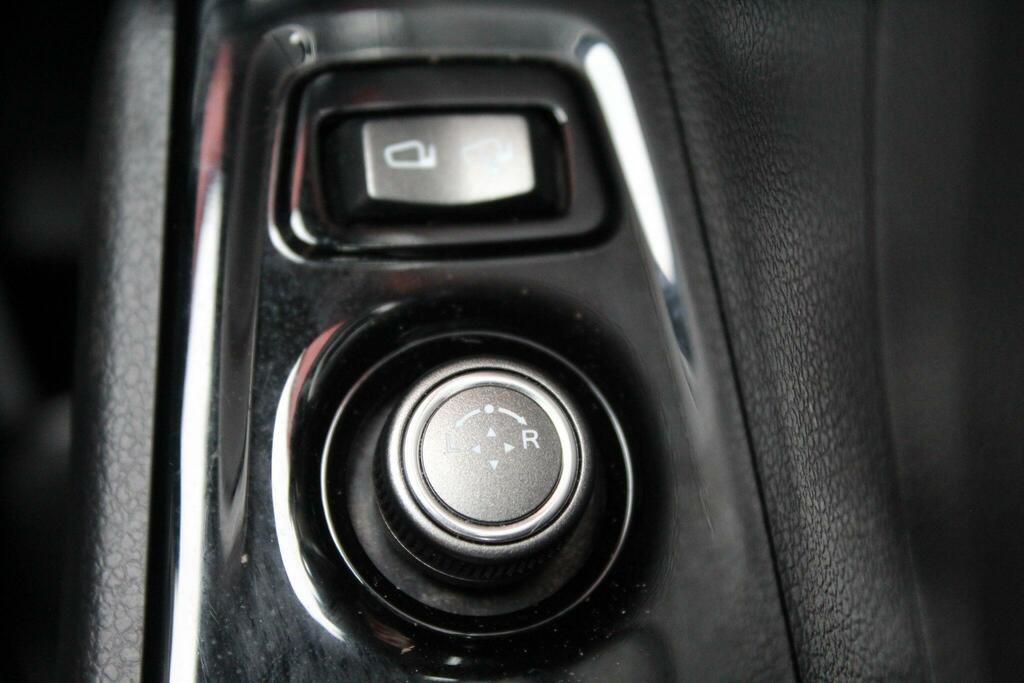 SsangYong Korando Ultimate Auto Red #40