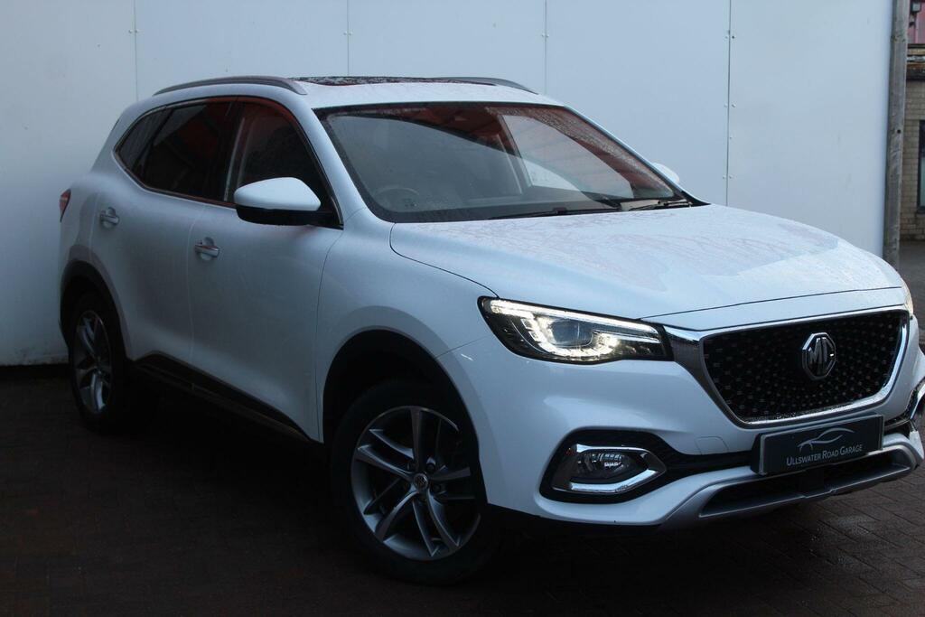 MG HS Suv White #5
