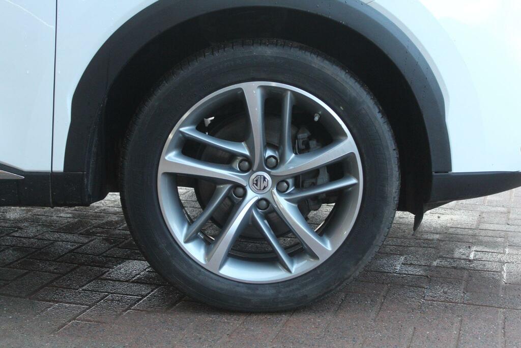 MG HS Suv White #2