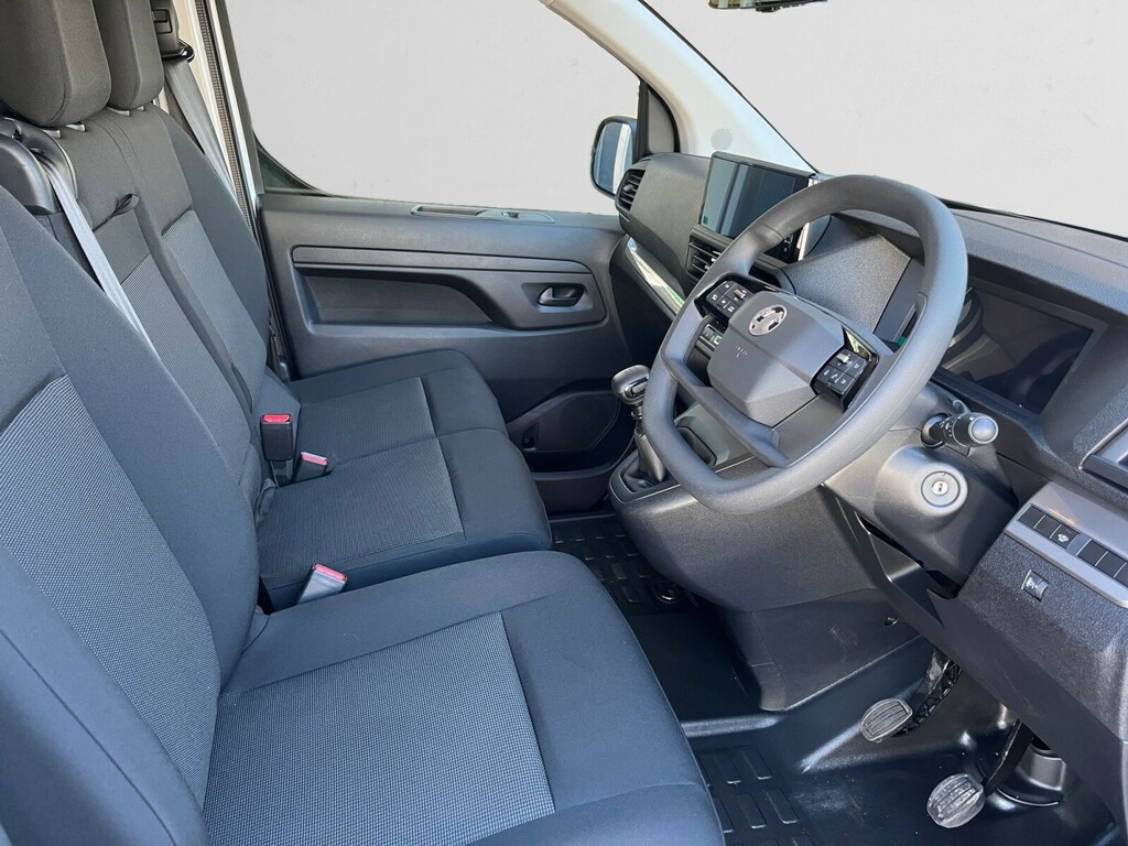 Vauxhall Vivaro 1.5 Turbo D 120Ps Pro H1 Van DV75VAM White #2