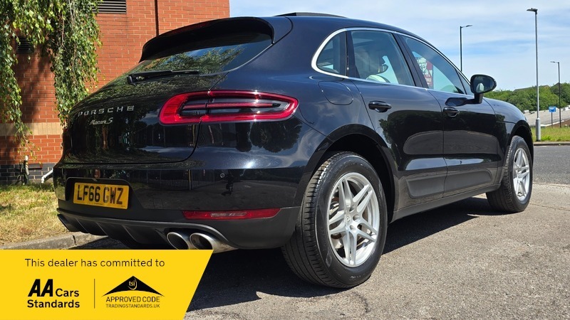Porsche Macan 3.0 Td V6 S LF66GWZ Black #4