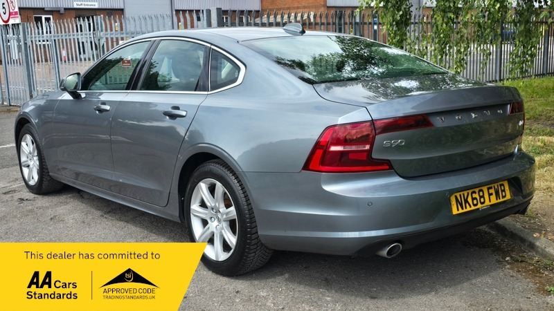 Volvo S90 2.0 D4 Momentum Saloon NK68FWB Grey #3