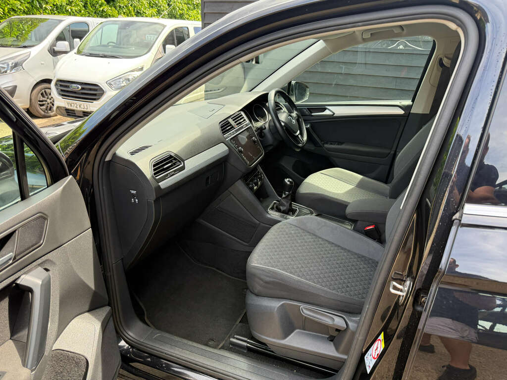 Volkswagen Tiguan 1.4 Tiguan Se Nav Tsi LR68XWU Black #4