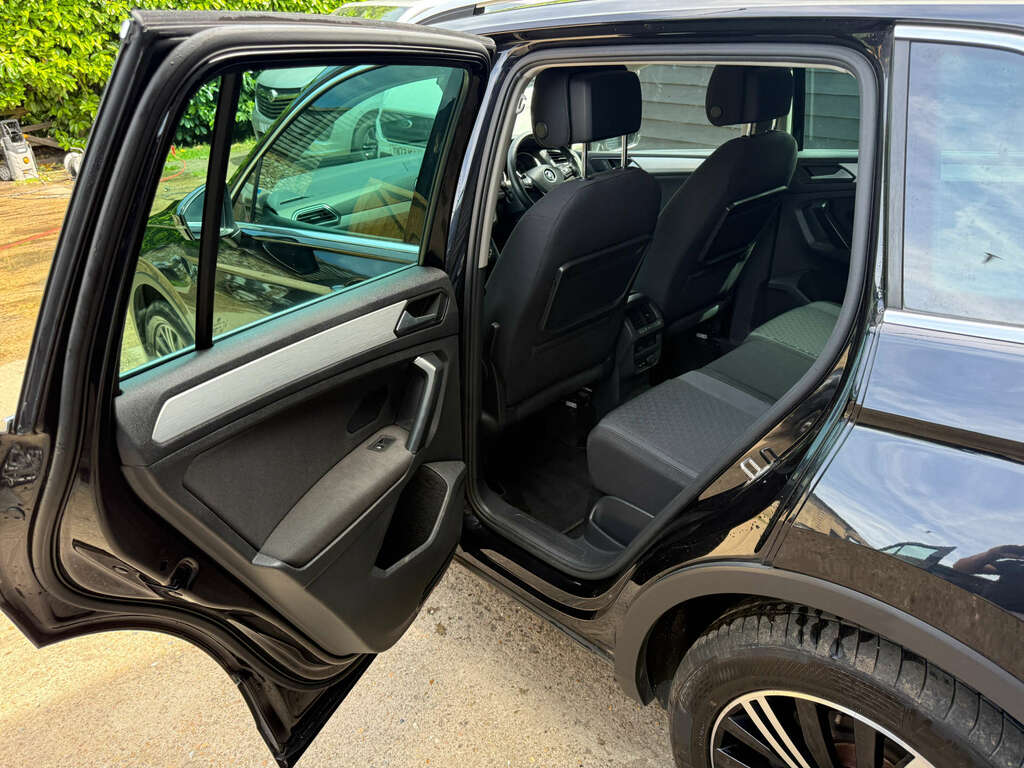 Volkswagen Tiguan 1.4 Tiguan Se Nav Tsi LR68XWU Black #3