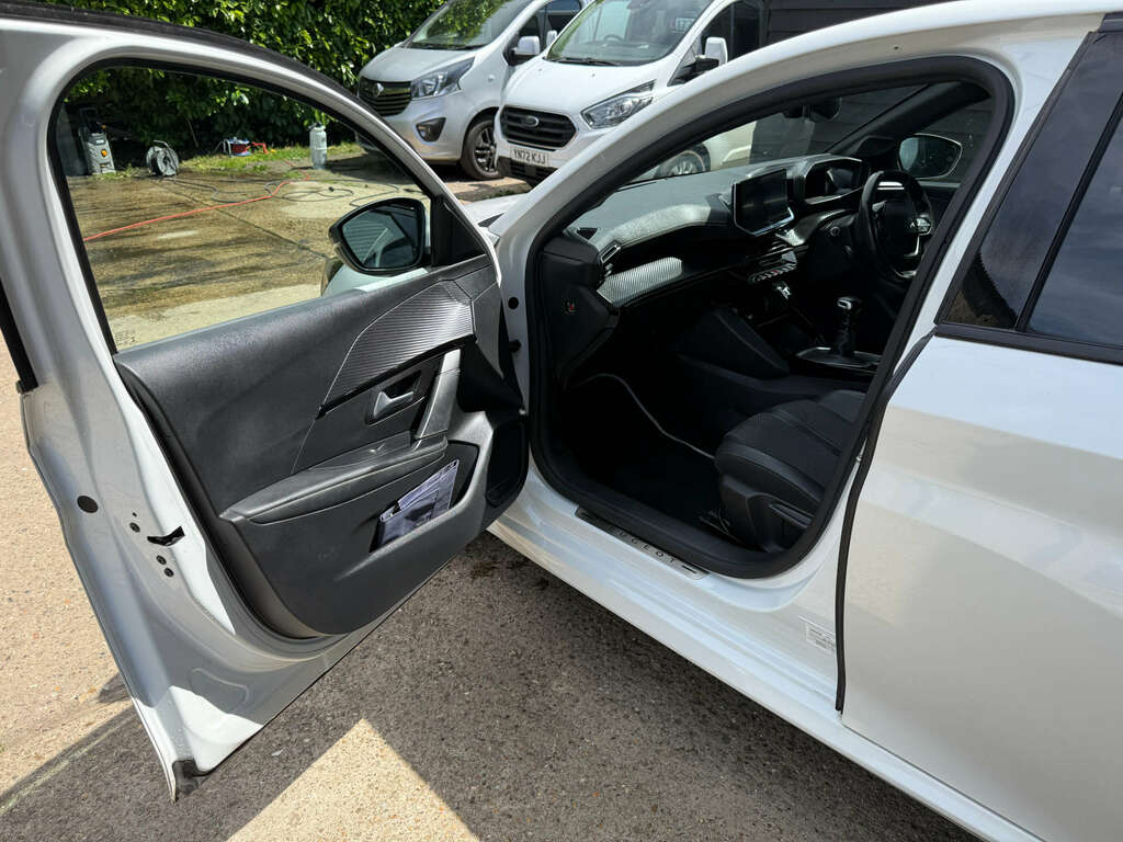 Peugeot 208 1.2 208 Gt Line Puretech Ss GF69CJZ White #6