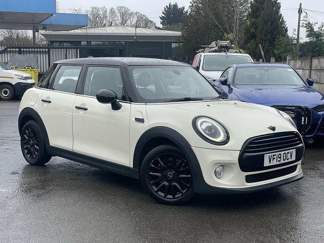 Mini Hatch 1.5 Cooper Classic Hatchback Eur VF19OCV White