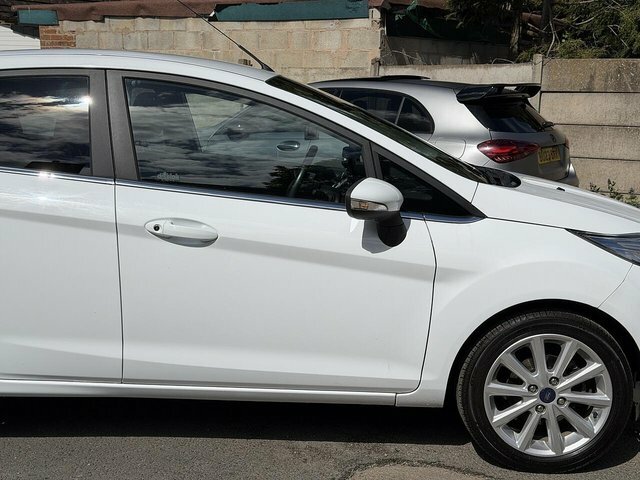 Ford Fiesta 1.0T Ecoboost Titanium Hatchback Powers EO66KWM White #5