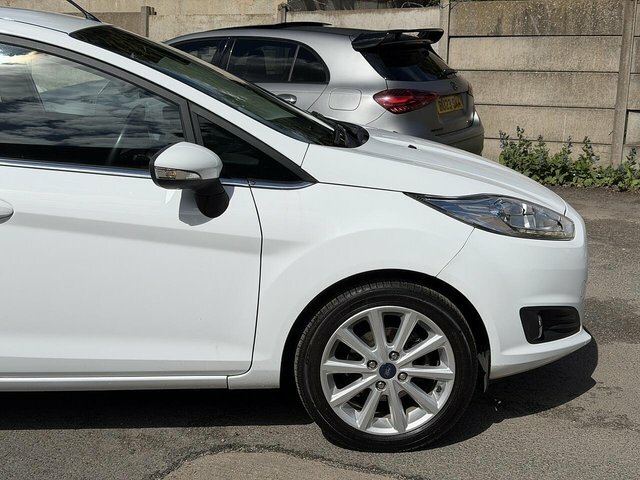Ford Fiesta 1.0T Ecoboost Titanium Hatchback Powers EO66KWM White #4