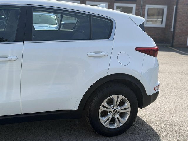 Kia Sportage 1.6 Gdi 1 Suv Euro 6 130 Bhp MT16KYJ White #6