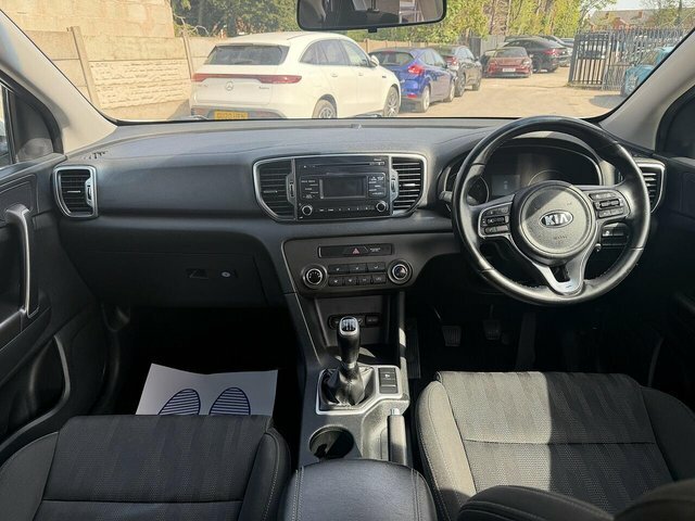 Kia Sportage 1.6 Gdi 1 Suv Euro 6 130 Bhp MT16KYJ White #2
