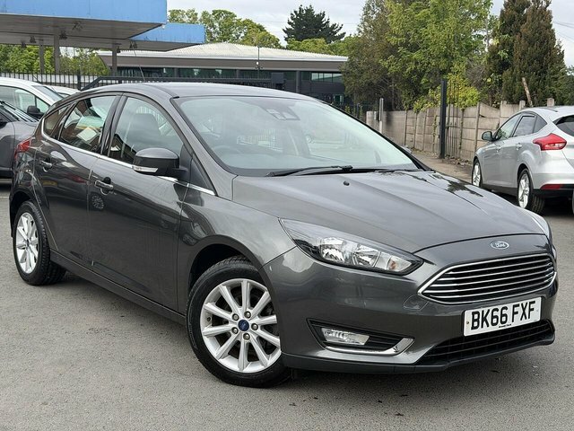 Ford Focus 1.0T Ecoboost Titanium Hatchback E Grey #3