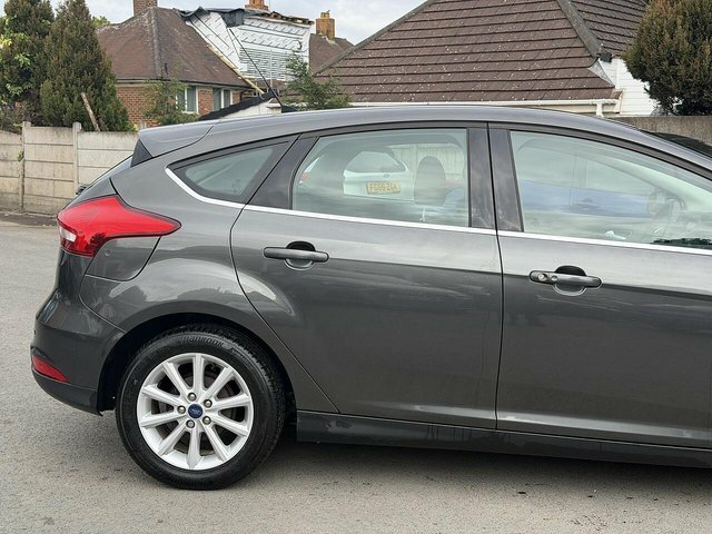 Ford Focus 1.0T Ecoboost Titanium Hatchback E Grey #5