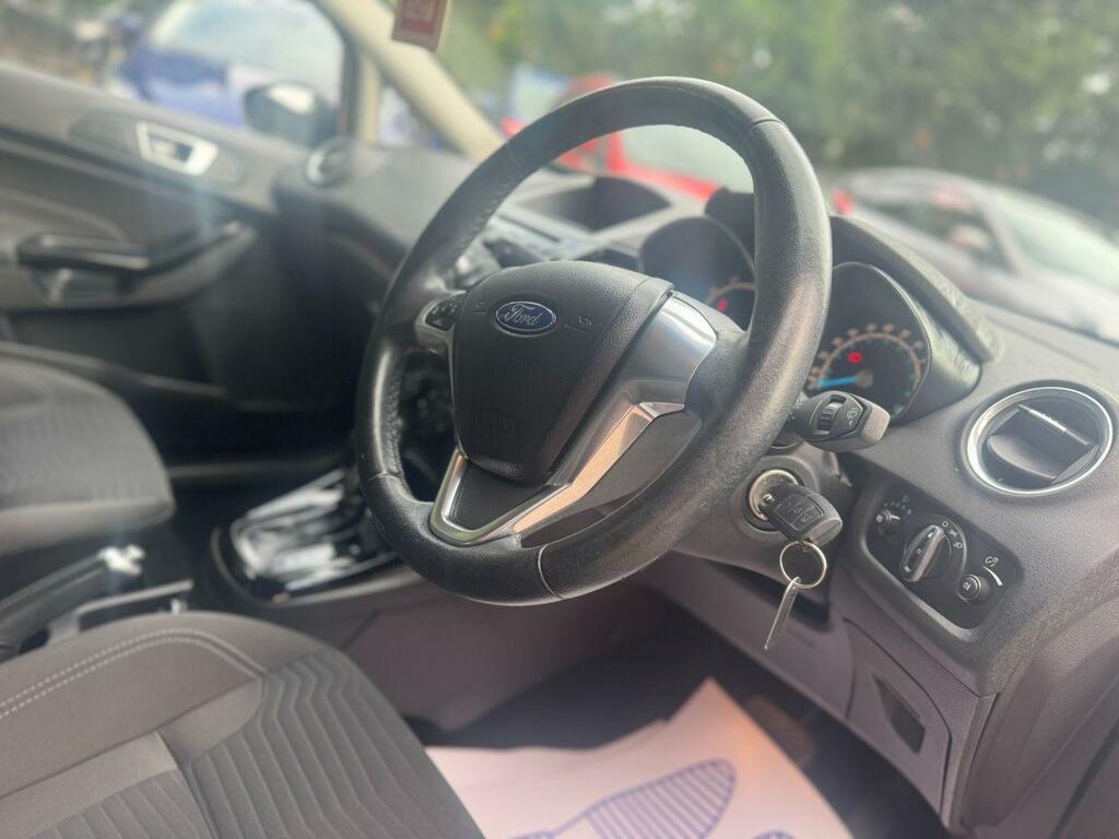 Ford Focus Focus 1.6L Zetec Climate 16V 101 Bhp Full Blue #2