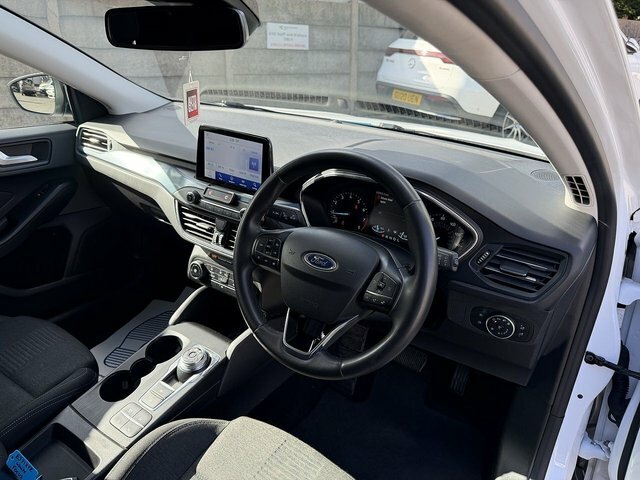 Ford Focus 1.0T Ecoboost Active Hatchback Eur EJ71XFR White #2