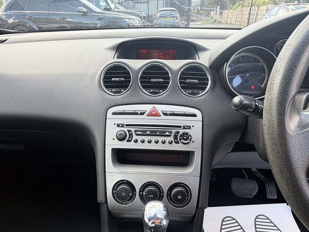 Peugeot 308 Hatchback 1.6 Black #30