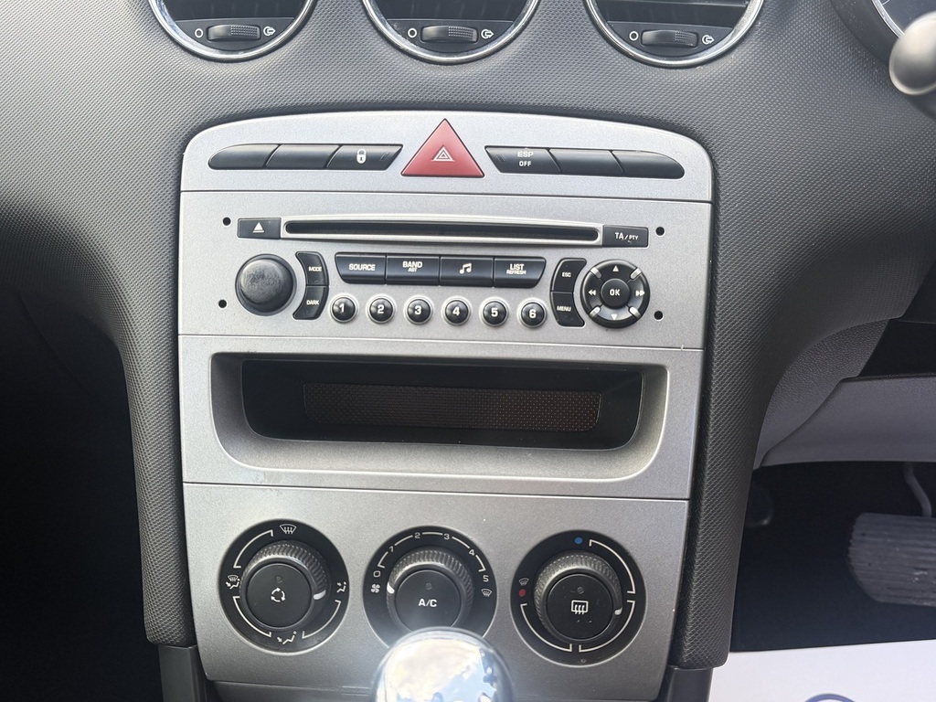 Peugeot 308 Hatchback 1.6 Black #31