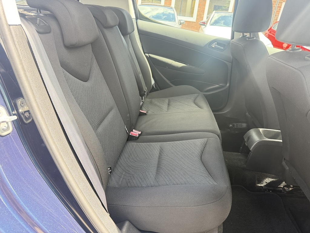 Peugeot 308 Hatchback 1.6 Black #43