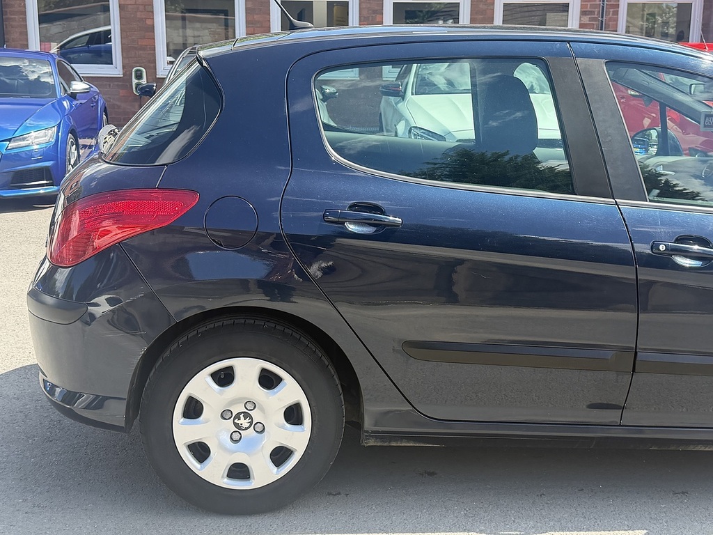 Peugeot 308 Hatchback 1.6 Black #11