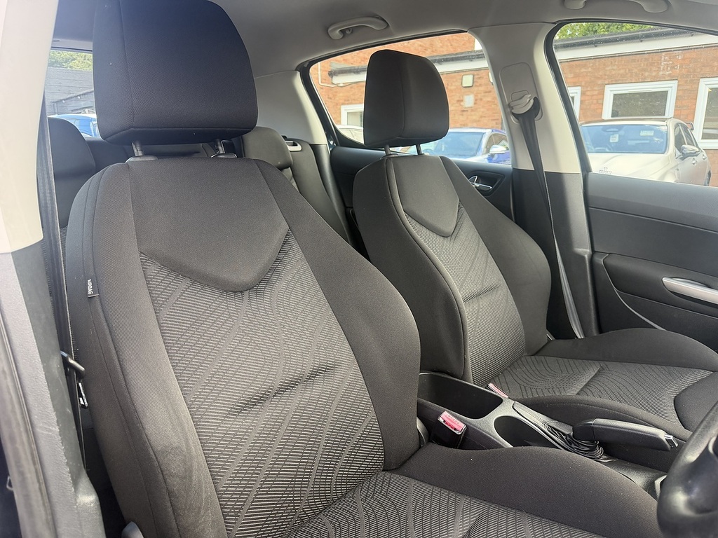 Peugeot 308 Hatchback 1.6 Black #45