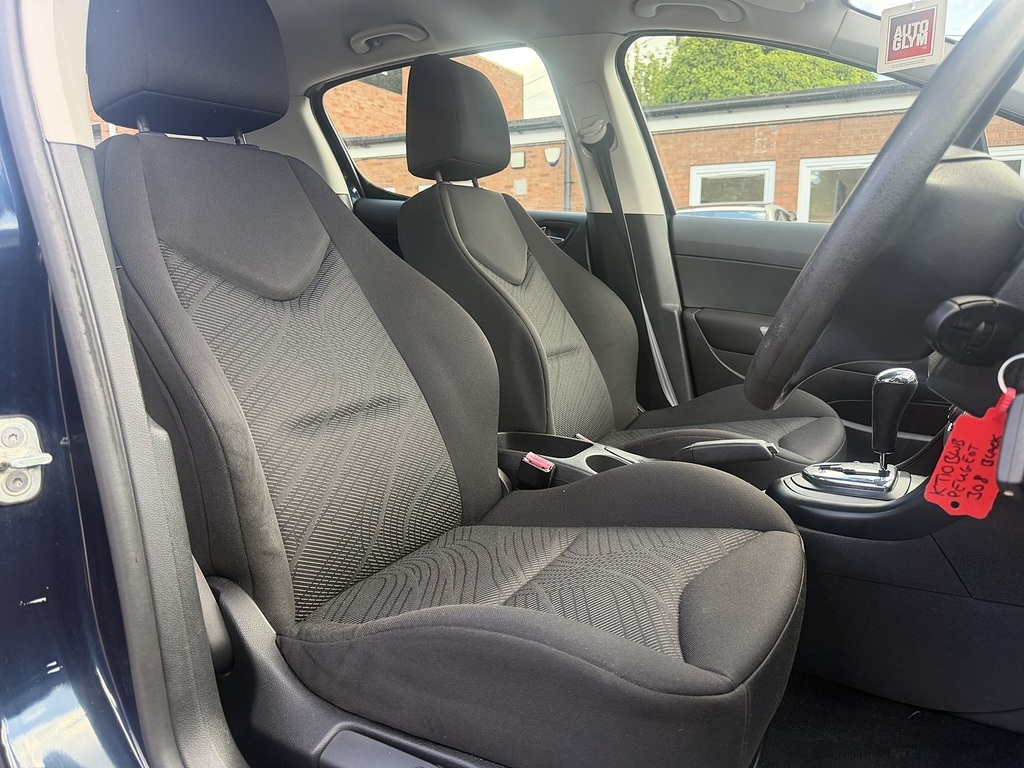 Peugeot 308 Hatchback 1.6 Black #44