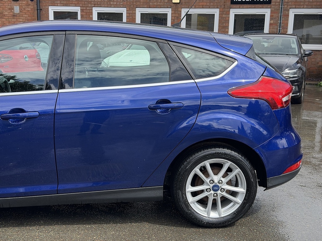 Ford Focus 1.0 Ecoboost 125 Zetec White #18