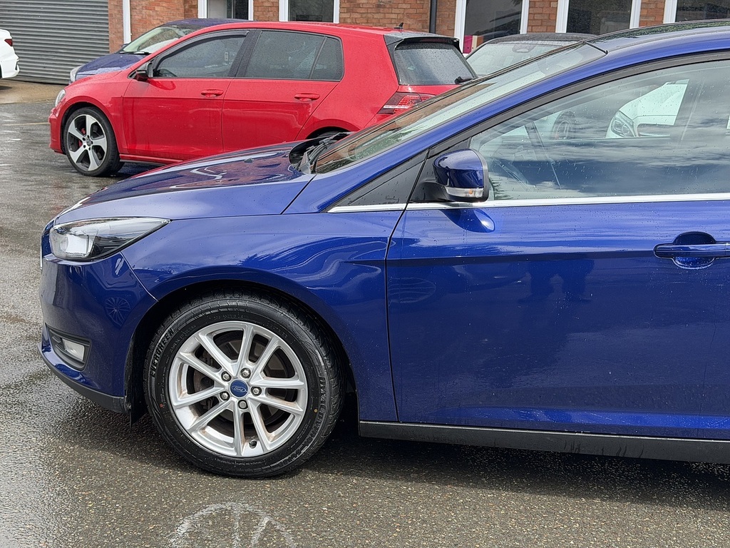Ford Focus 1.0 Ecoboost 125 Zetec White #21