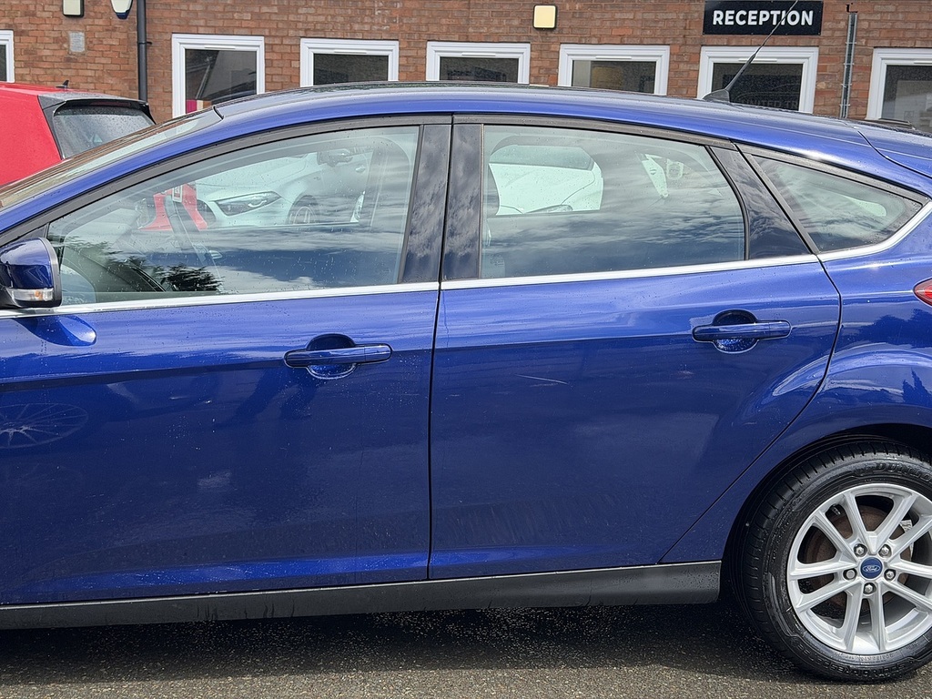 Ford Focus 1.0 Ecoboost 125 Zetec White #19