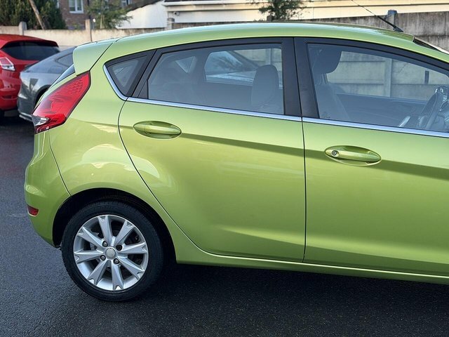 Ford Fiesta Fiesta Zetec Hatchback 1.4 DK10YGD Green #5