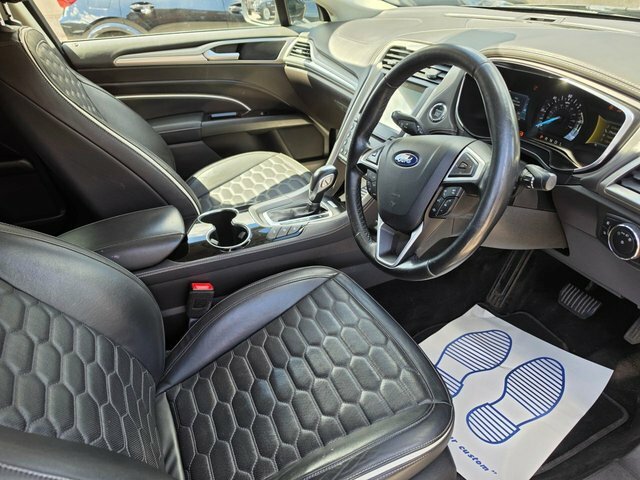 Ford Mondeo 2.0 Tivct Vignale Saloon Hybrid Cvt 6Sp Black #2