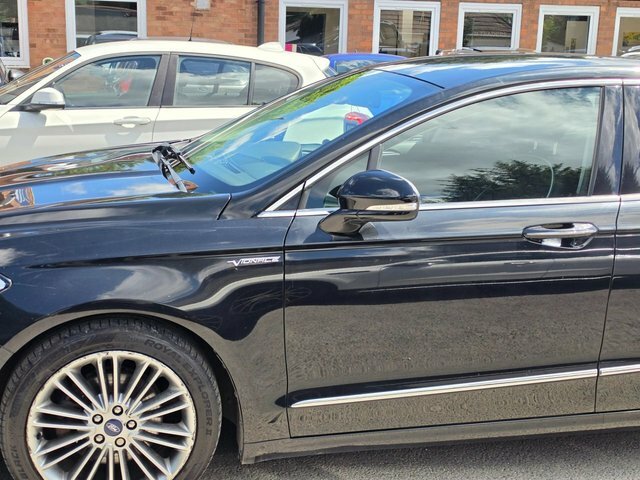 Ford Mondeo 1L Zetec Black #24