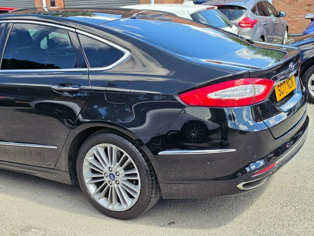 Ford Mondeo 1L Zetec Black #22