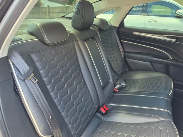 Ford Mondeo 1L Zetec Black #71