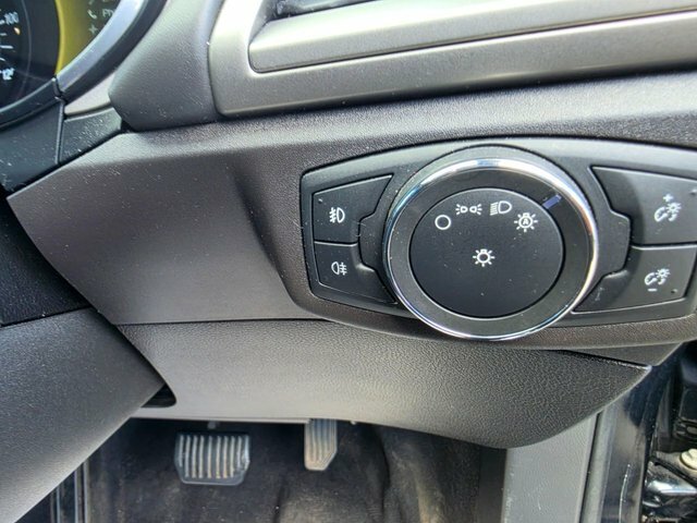 Ford Mondeo 1L Zetec Black #40