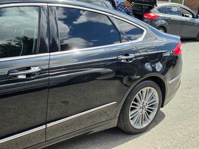 Ford Mondeo 1L Zetec Black #23