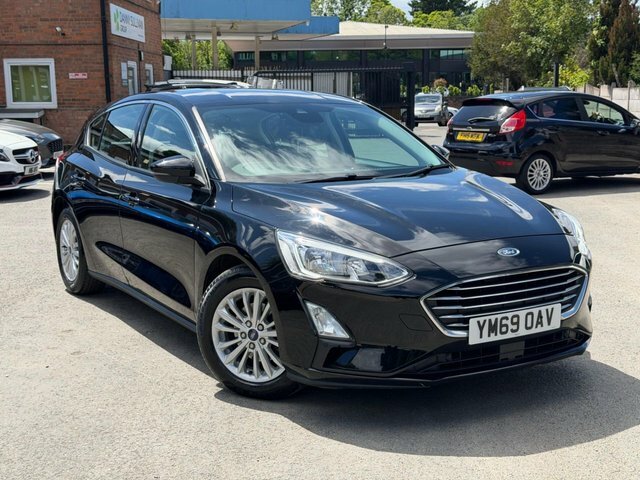 Ford Focus 1.0T Ecoboost Titanium Hatchback E Black #3