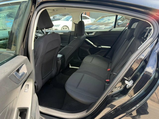 Ford Focus 1.0T Ecoboost Titanium Hatchback E Black #35