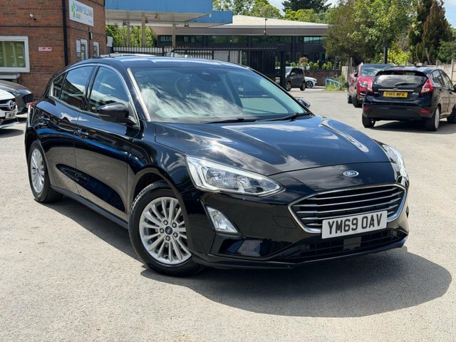 Ford Focus 1.0T Ecoboost Titanium Hatchback E Black #1
